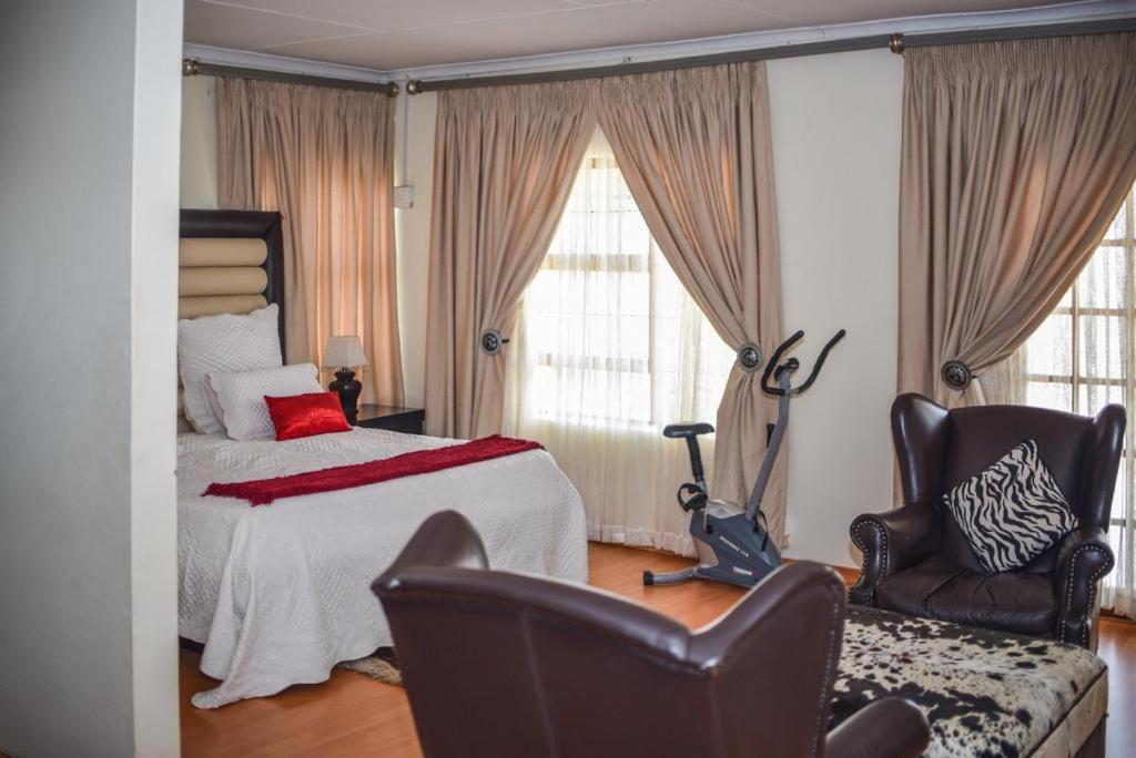 Tshedza Guest Lodge Louis Trichardt Exterior photo
